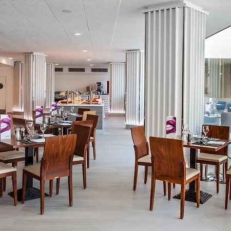 מלון Barcelo Sands קורלחו