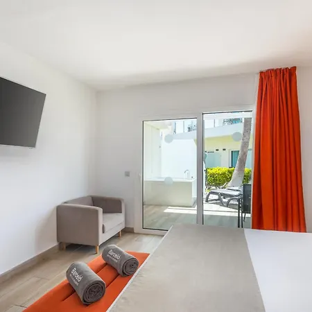 Barcelo Sands מלון