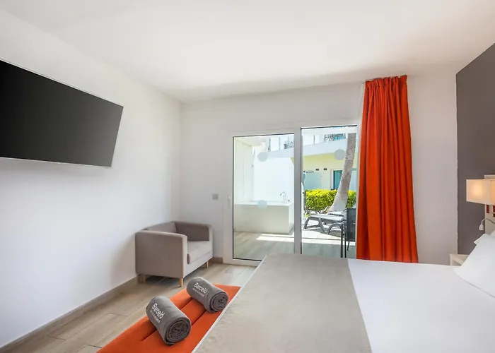 Barcelo Sands מלון