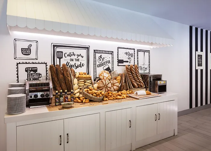 מלון Barcelo Sands קורלחו